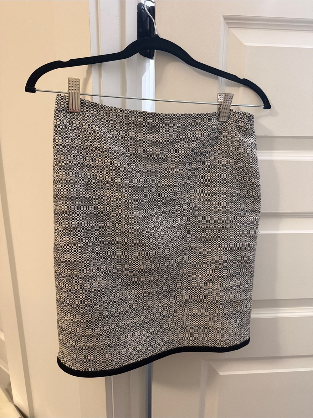 White House Black Market Black & Ivory Tweed Pencil Skirt
